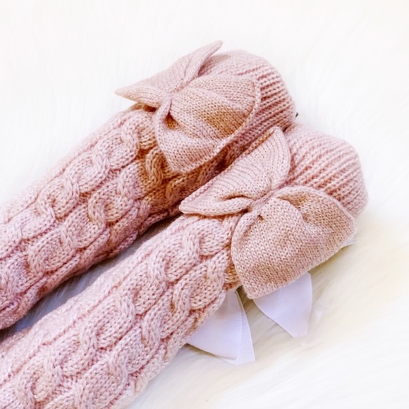 UGG glittering fleece cozy socs with Bow - Picture 4 of 5